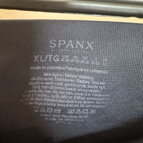 SPANX Women's Black Ankle Leggings Size XL Stretch Pull On Slimming Texured - Picture 2 of 9